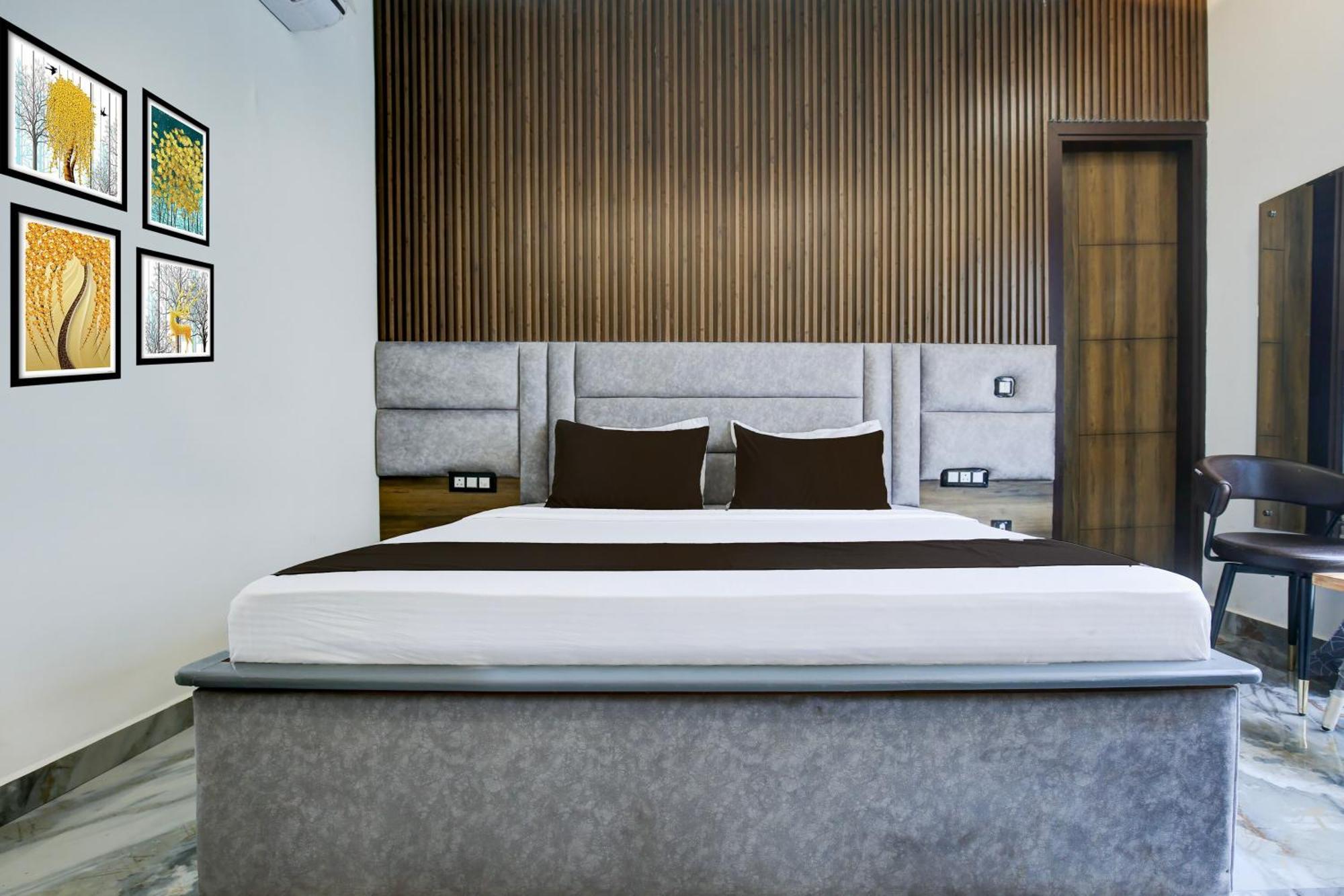 Hotel O Platinum Zirakpur Eksteriør bilde