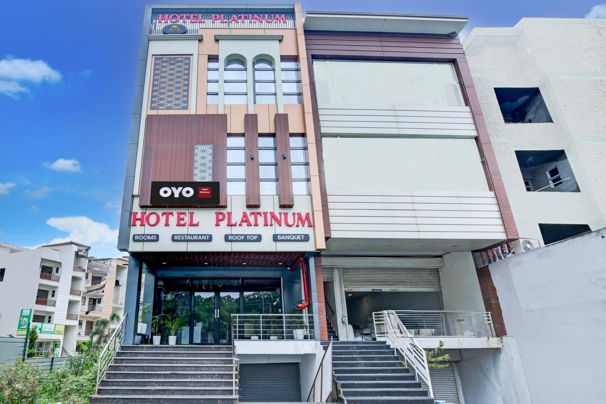 Hotel O Platinum Zirakpur Eksteriør bilde